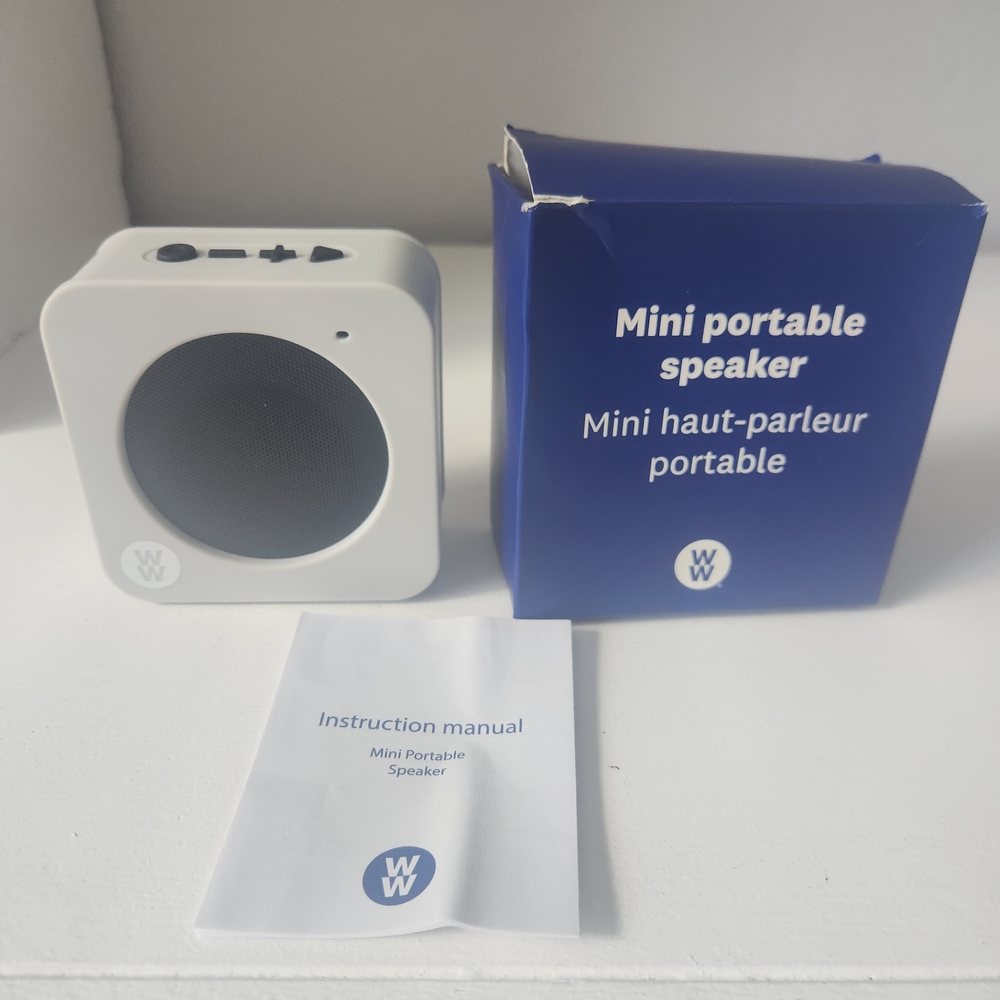 Weight Watchers White Plastic Bluetooth Wireless FM Radio Mini Portable Speaker